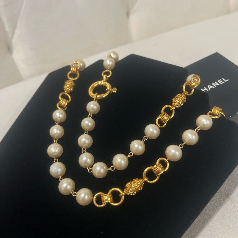 Rare💎✨Chanel Vintage 24K Gold Plated and White Pearl long necklace Necklace - Picture 4 of 10